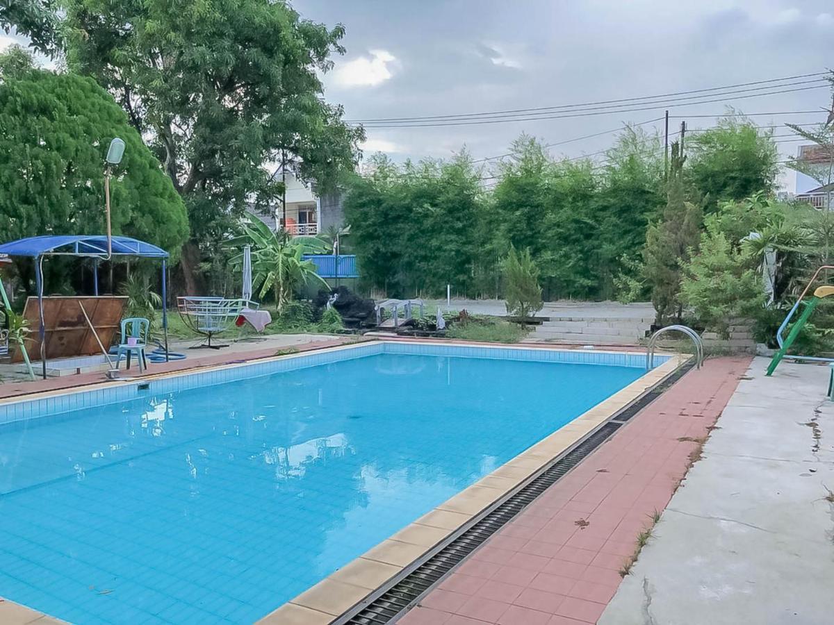 Rumah Panggung Guest House Syariah Mitra Reddoorz تْشيريبون المظهر الخارجي الصورة